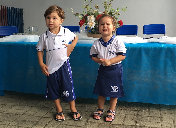 Unidades educacionais distribuem os uniformes escolares de verão em BC