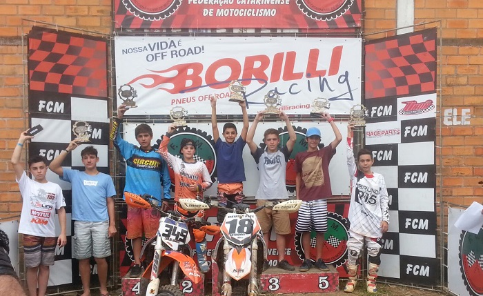 Pilotos de Camboriú se destacam em Campeonato Catarinense de Velocross