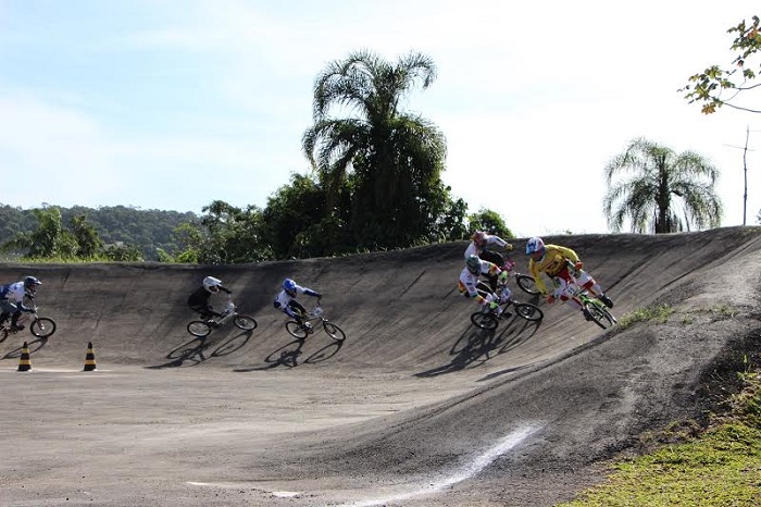 Catarinense de Bicicross agita BC no domingo