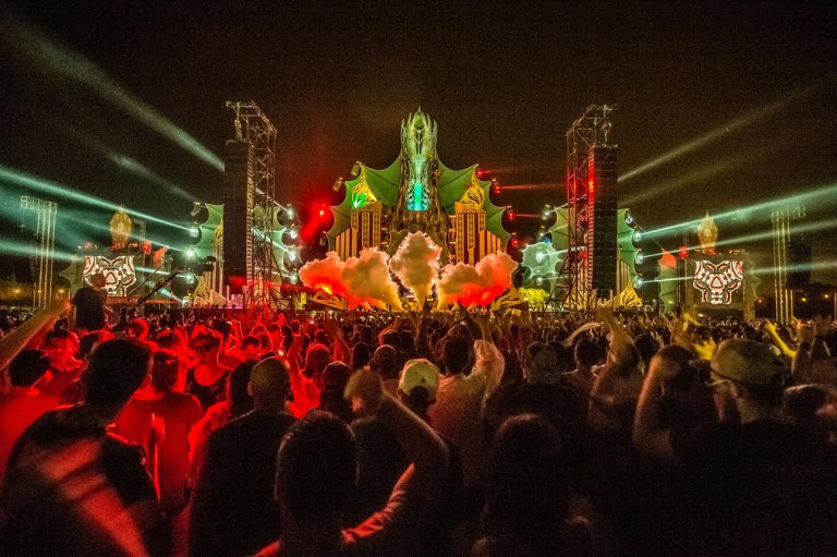 Pirotecnia e estrutura gigante são destaques na XXXPerience