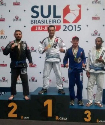 Lutador de Jiu-Jitsu de Itajaí participa de campeonato sul-brasileiro neste fim de semana