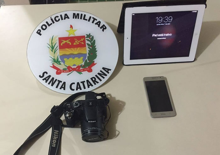 Adolescente que tentava vender objetos furtados é apreendido em Camboriú
