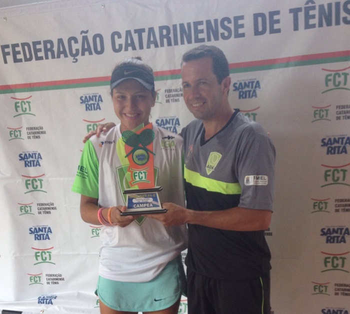 Tenistas de Itajaí conquistam vários títulos no 1º Estadual Infanto 2016 1 (Divulgação)