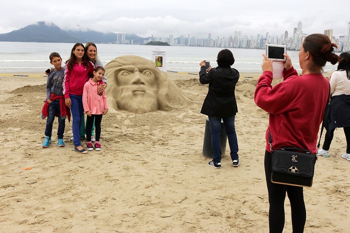 Festival de Esculturas de Areia movimentou Balneário Camboriú no final de semana 1 (Celso Peixoto / Divulgação)