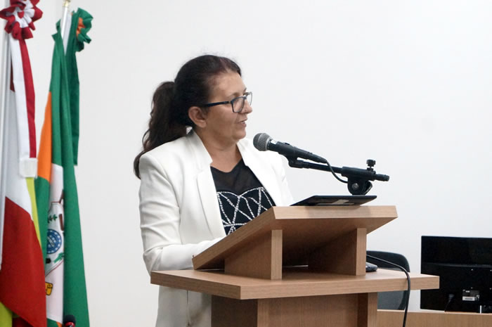 Vereadora Márcia reassume sua cadeira na Câmara de Camboriú