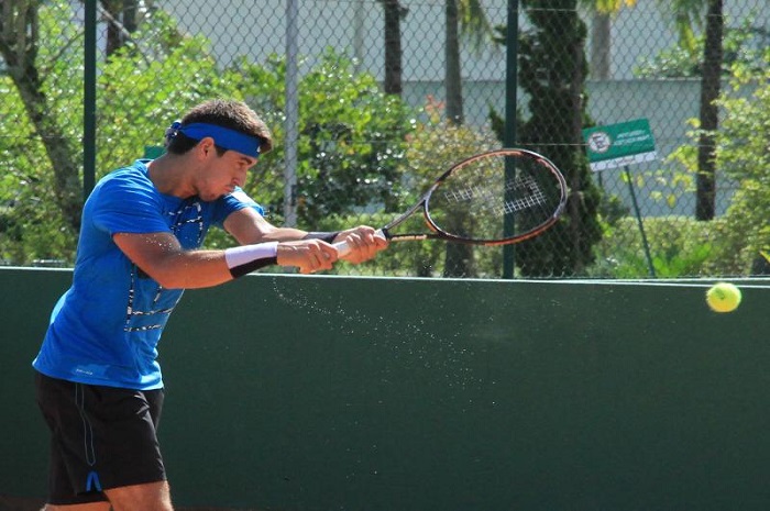 Tenistas de Itajaí disputam série de torneios na Europa