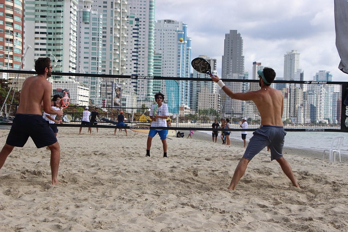 Nacional de Beach Tennis sacudiu as areias de Balneário Camboriú no final de semana