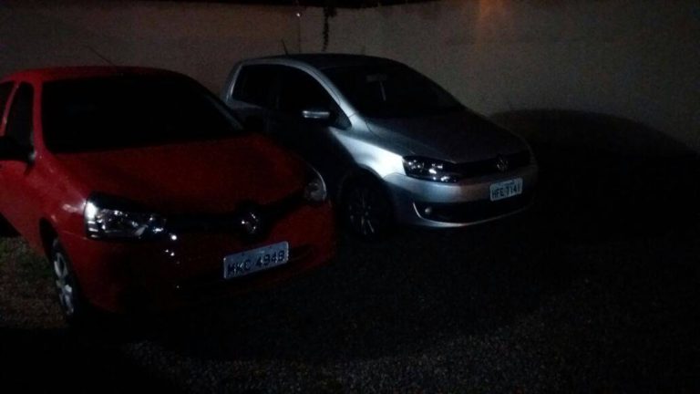 Irmãos são presos por adulteração e falsificação de documentos, com dois carros clonados