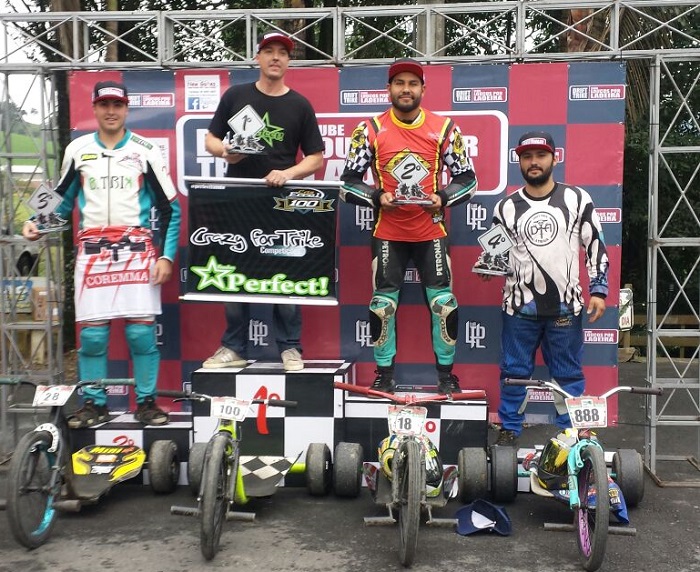 Atletas de BC sobem no pódio na primeira etapa do catarinense de Drift Trike 1 (Divulgação)