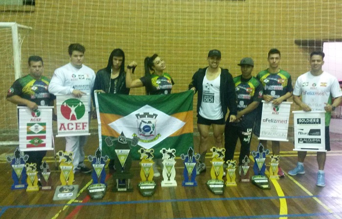 Equipe de Levantamento de Peso de Camboriú se destaca em competição no Rio Grande do Sul