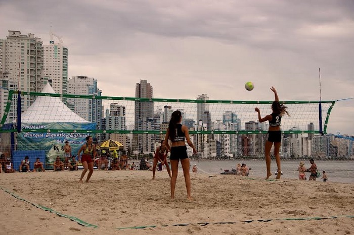 Barra Sul recebe Catarinense de vôlei de praia 1 (Bruna Horvath / Divulgação)