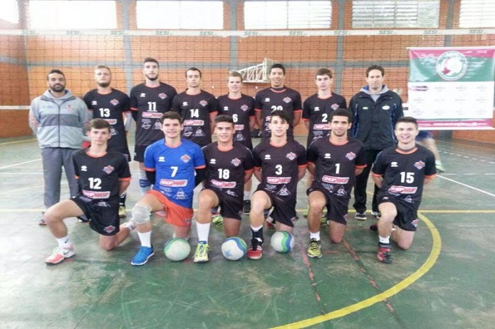 Voleibol masculino vence 2ª etapa do Campeonato AEVI