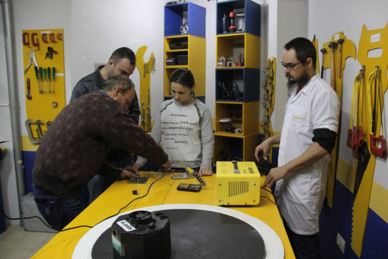 Professores de Balneário Camboriú recebem capacitação para aulas de robótica