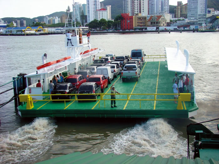 Deputada defende permanência da gratuidade para pedestres, ciclistas e motociclistas no ferry boat de Itajaí/Navegantes