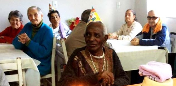 Sem tomar remédios, idoso comemora 110 anos com uma cervejinha, em Camboriú