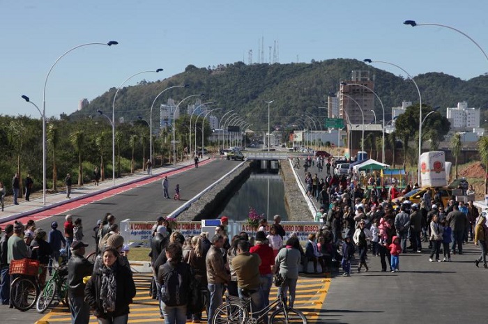 Inaugurada ponte que liga os bairros Cidade Nova e Dom Bosco, em Itajaí 1 (Victor Schneider / Divulgação)