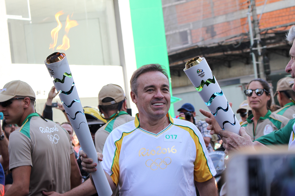 Confira as fotos da passagem da tocha olímpica por Balneário Camboriú