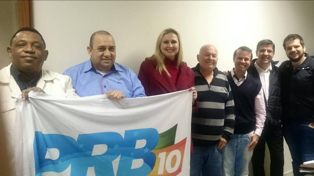 PRB firma aliança com PSDB para pré-candidatura de Anna Carolina