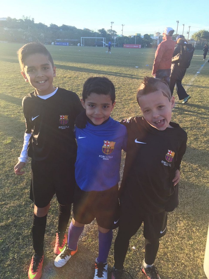 Atletas mirins do Monte Alegre PCE Futsal treinam em base do FC Barcelona