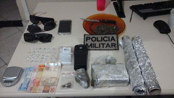 Quatro pessoas são presas por tráfico de drogas na Rua México