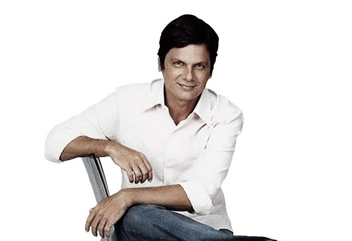 Ator Duda Ribeiro neste domingo, 28, no Teatro Bruno Nitz