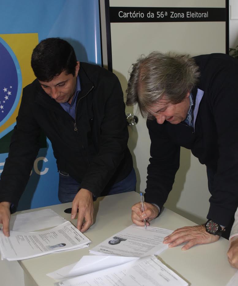 Pavan e Fabio Flor registram candidatura e apresentam 45 candidatos ao legislativo
