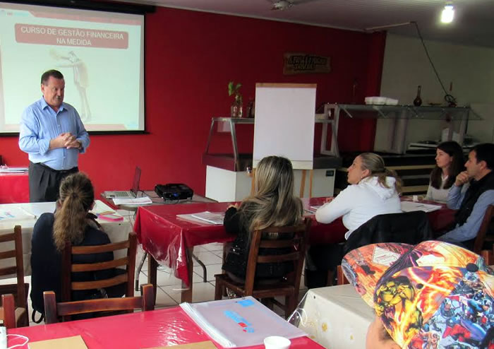 Sebrae promove capacitação no Camelódromo Balneário Camboriú