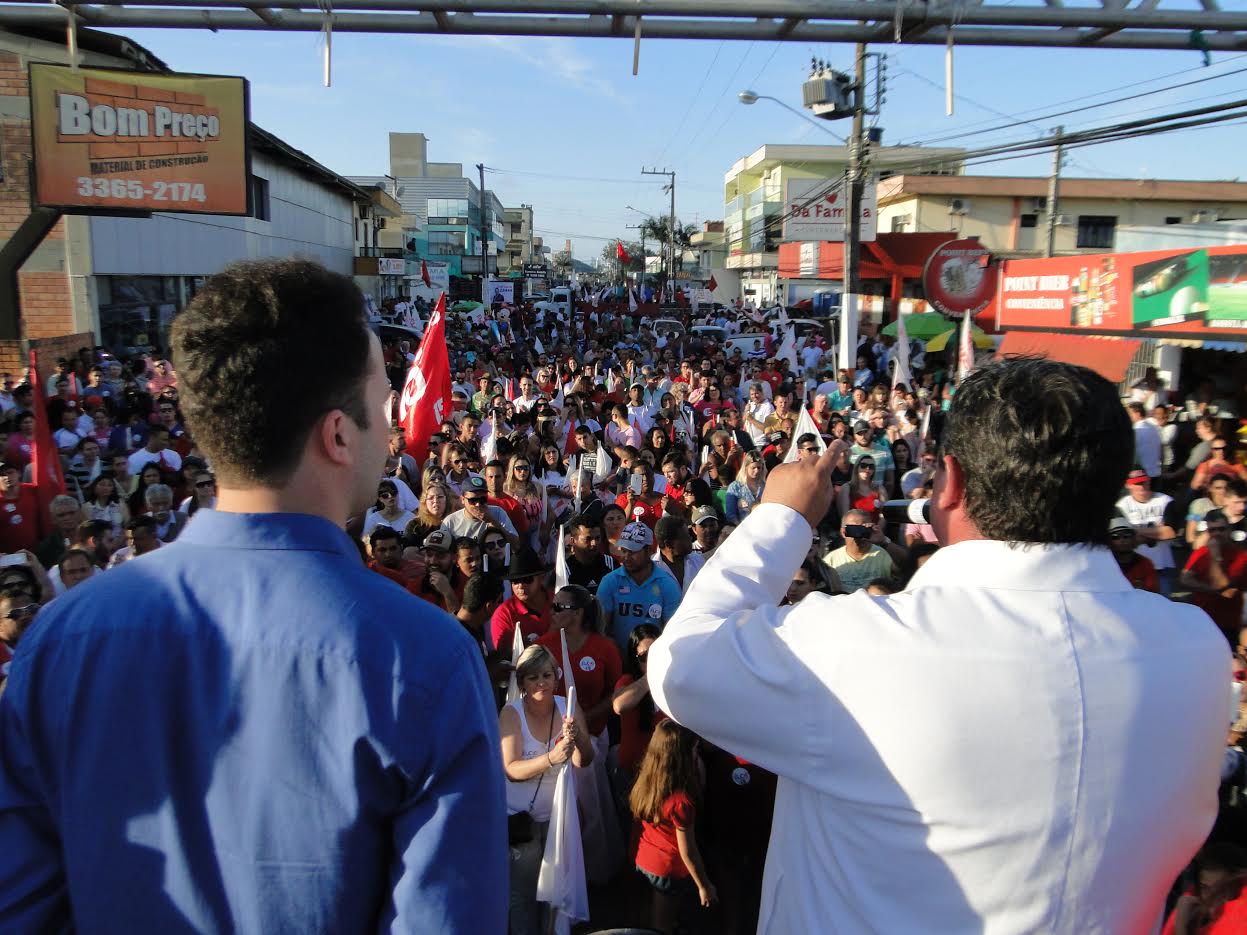 Propostas para educação, saúde e segurança se destacam no comício do PMDB no bairro Areias