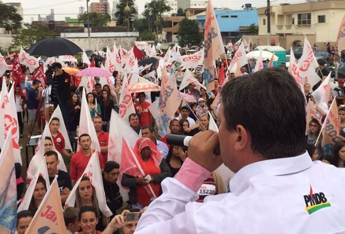 Em comício no Taboleiro, Elcio a Ramon falam de propostas para melhorar a saúde