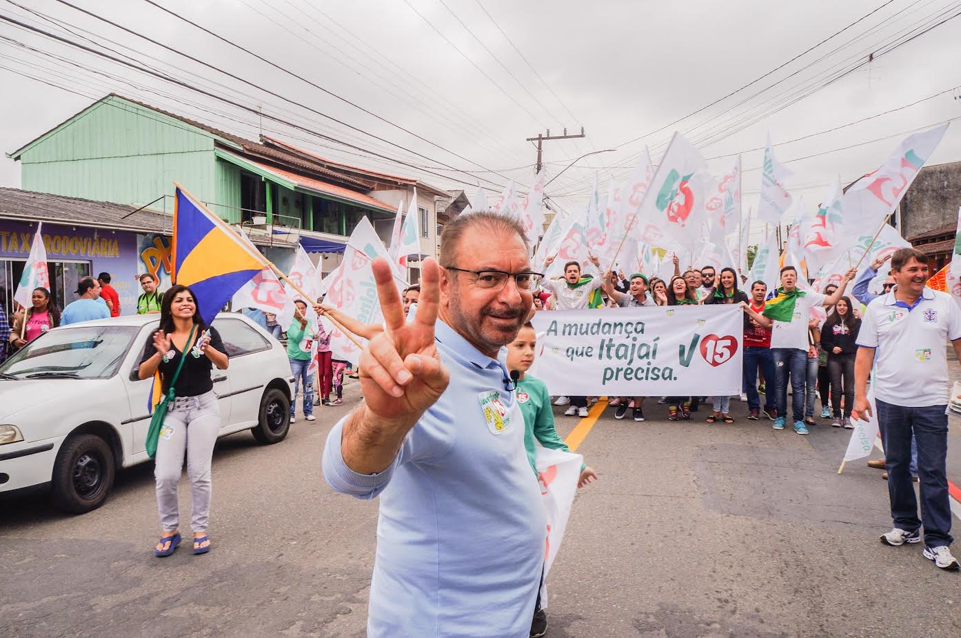 Itajaienses dão parabéns a Volnei em caminhada no Cidade Nova