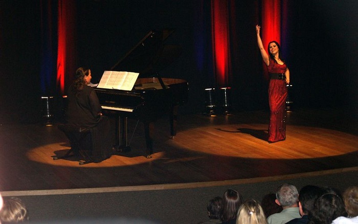 Sarau de Piano será apresentado nesta sexta, 28, no Teatro Bruno Nitz