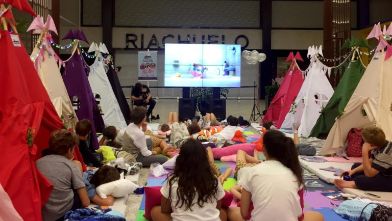 Crianças acampam no Balneário Shopping e dão asas à imaginação