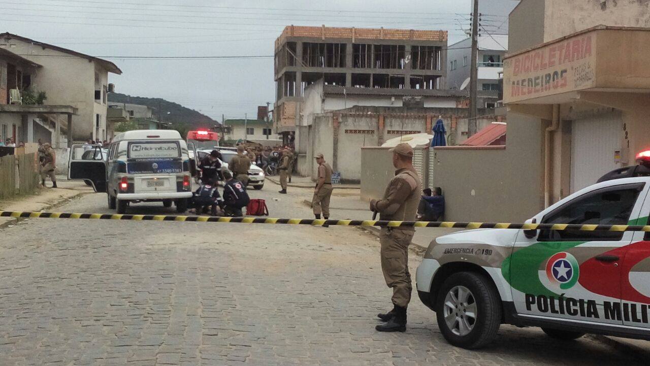 Roubo com reféns termina com troca de tiros no Monte Alegre