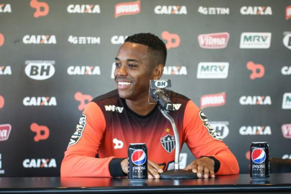 Artilheiro do ano, Robinho confirmado para o Jogo das Estrelas de Itajaí