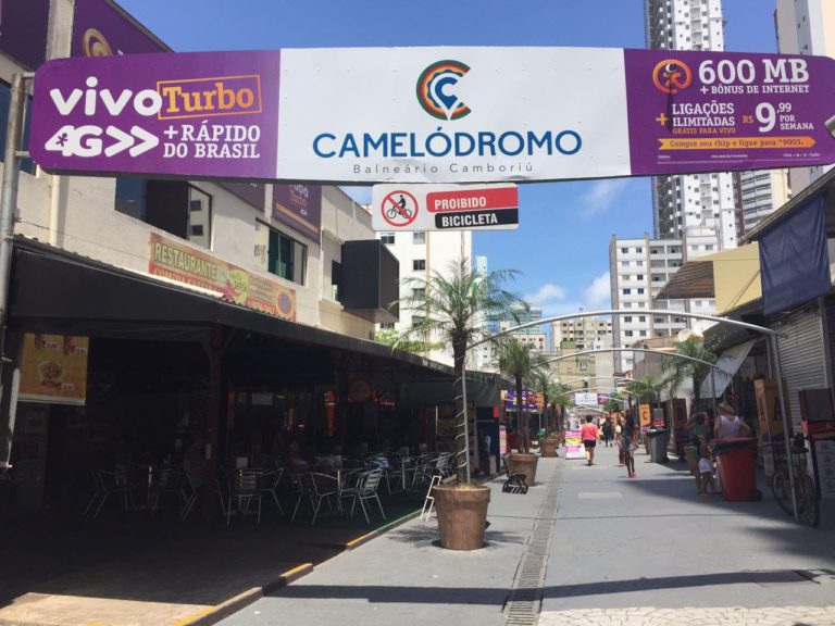 Camelódromo Balneário Camboriú completa 30 anos com bolo de 30 metros
