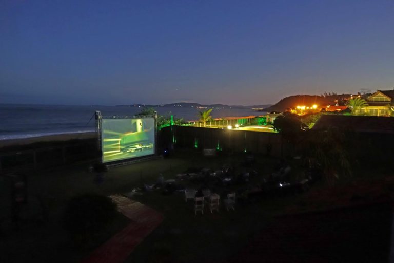 6º CineramaBC inova em conceito e cenário na Praia do Estaleiro
