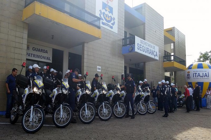 Agentes de Trânsito de Itajaí recebem 11 novas motos 1 Agentes de Trânsito recebem 11 novas motos