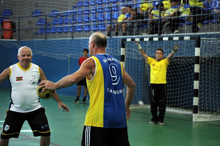 Handebol da Terceira Idade de Balneário Camboriú disputa torneio amistoso 1 FME HANDBALL ARQUIVO PMBC