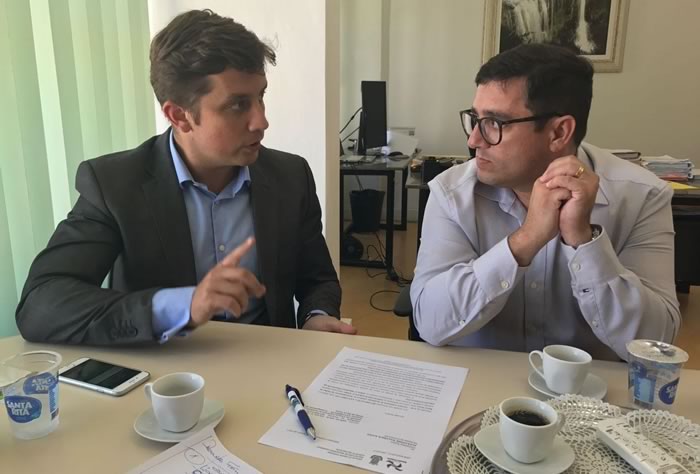 Prefeito Fabrício Oliveira busca licenças ambientais junto a FATMA 1 Fabrício busca licenças ambientais junto a FATMA