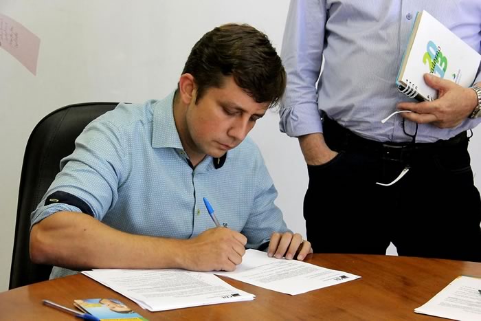 CDL entrega carta compromisso com reivindicações da entidade ao prefeito Fabrício 1 Gabinete CDL