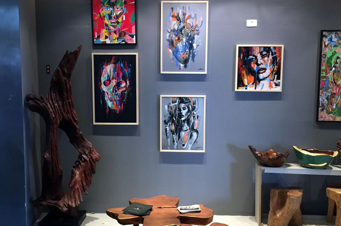 Designer Juliano Guidi expõe peças e esculturas exclusivas no Balneário Shopping