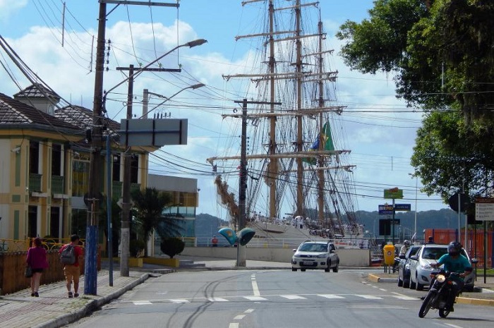 Navio-veleiro da Marinha está aberto para visitação em Itajaí 1 Navio veleiro da Marinha Itajaí