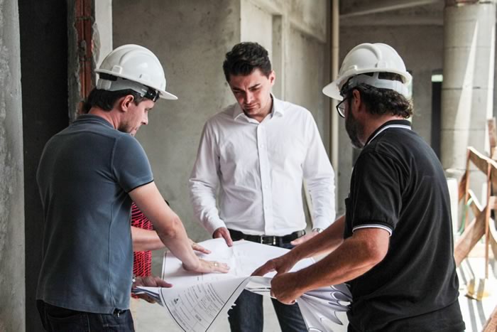 Presidente do Legislativo visita obras da Udesc