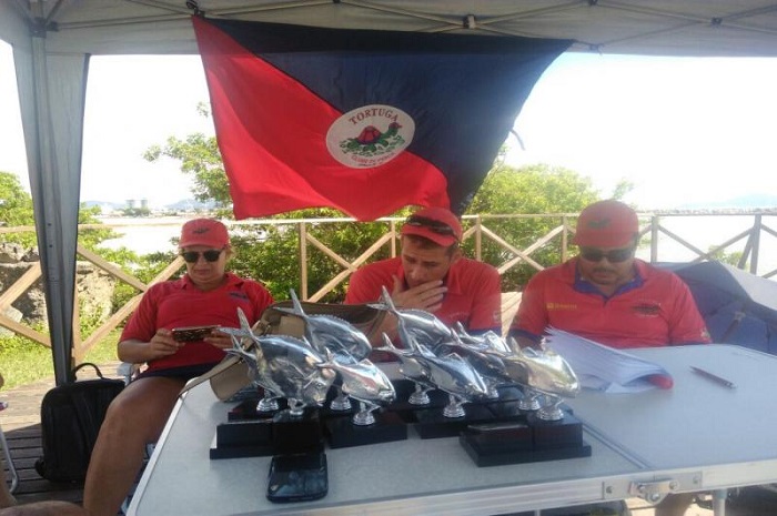 Torneio de Pesca movimenta o Molhe de Itajaí 1 Torneio de Pesca movimenta o Molhe de Itajaí