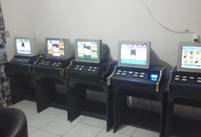 Polícia Militar flagra bingo clandestino no bairro Pioneiros 1 caçaniqueis