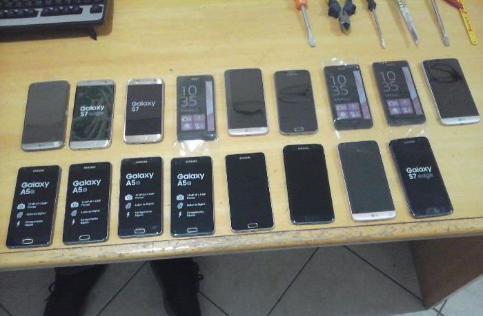 Adolescente é apreendido após furtar 17 celulares em Balneário Camboriú 1 celulares furtados