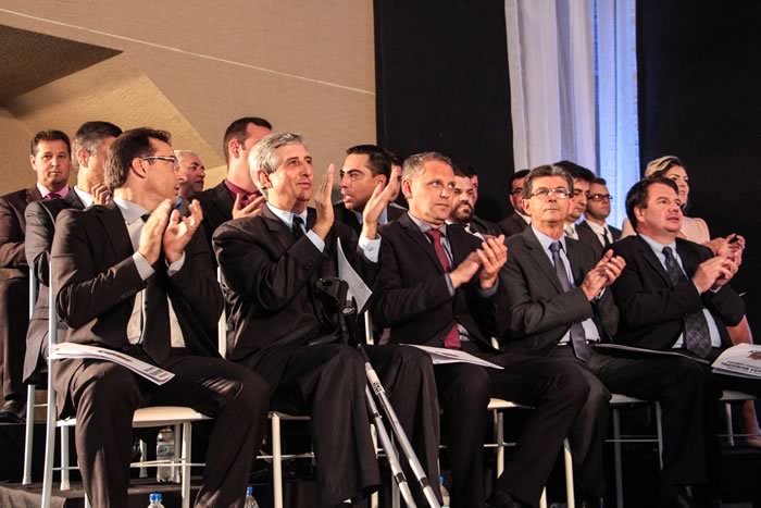 Após posse, vereadores elegem Roberto Souza Jr. presidente da Câmara de BC 1 posse vereadores BC