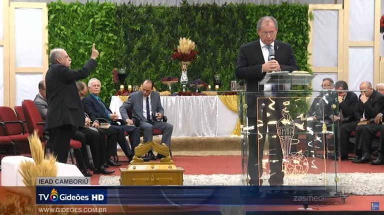 Pastor Reuel Bernardino, presidente do Gideões, foi desmascarado no altar?