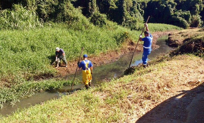 Limpeza do Rio das Ostras segue sem interrupção