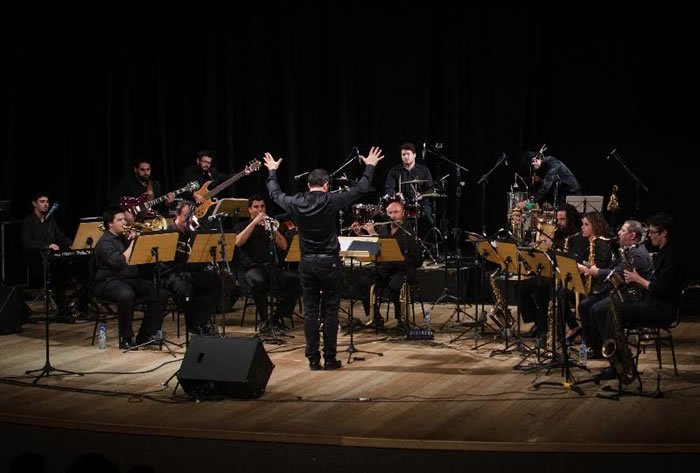 Itajaí Big Band apresenta concerto gratuito em homenagem aos Beatles no Teatro Municipal